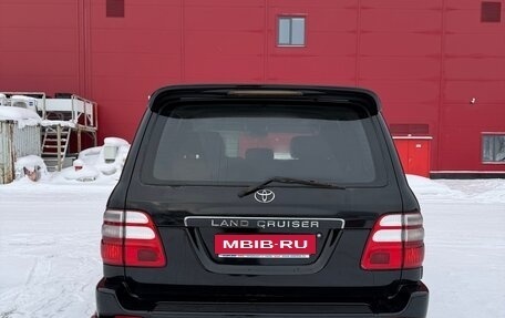 Toyota Land Cruiser 100 рестайлинг 2, 2005 год, 1 699 999 рублей, 12 фотография