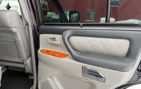 Toyota Land Cruiser 100 рестайлинг 2, 2005 год, 1 699 999 рублей, 18 фотография