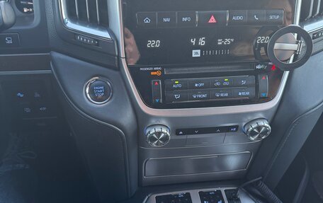 Toyota Land Cruiser 200, 2018 год, 7 400 000 рублей, 14 фотография