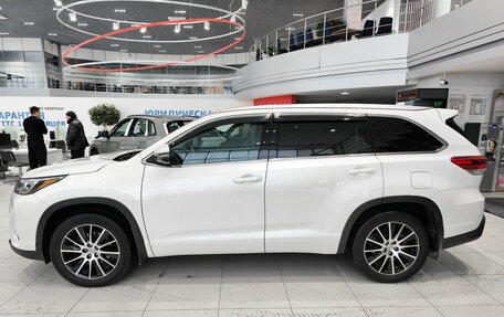 Toyota Highlander III, 2018 год, 4 095 000 рублей, 8 фотография