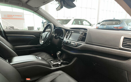 Toyota Highlander III, 2018 год, 4 095 000 рублей, 11 фотография