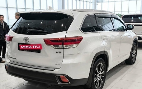Toyota Highlander III, 2018 год, 4 095 000 рублей, 5 фотография