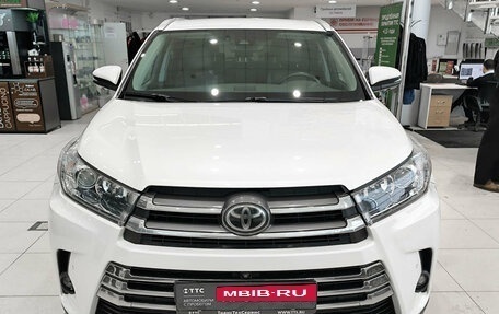 Toyota Highlander III, 2018 год, 4 095 000 рублей, 2 фотография