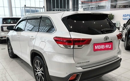 Toyota Highlander III, 2018 год, 4 095 000 рублей, 7 фотография