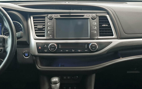 Toyota Highlander III, 2018 год, 4 095 000 рублей, 15 фотография