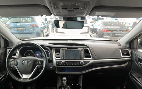 Toyota Highlander III, 2018 год, 4 095 000 рублей, 14 фотография