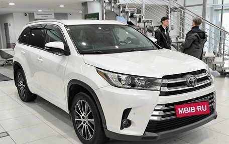 Toyota Highlander III, 2018 год, 4 095 000 рублей, 3 фотография