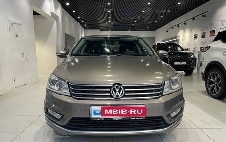 Volkswagen Passat B7, 2011 год, 1 020 000 рублей, 2 фотография