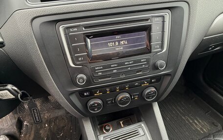 Volkswagen Jetta VI, 2016 год, 1 500 000 рублей, 4 фотография