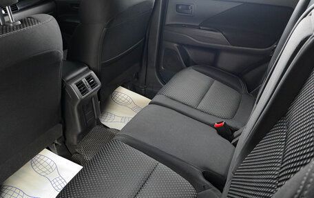 Mitsubishi Outlander III рестайлинг 3, 2018 год, 1 859 000 рублей, 8 фотография