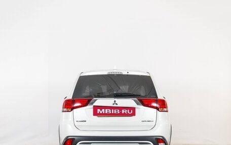 Mitsubishi Outlander III рестайлинг 3, 2018 год, 1 859 000 рублей, 5 фотография