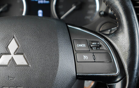 Mitsubishi Outlander III рестайлинг 3, 2018 год, 1 859 000 рублей, 15 фотография