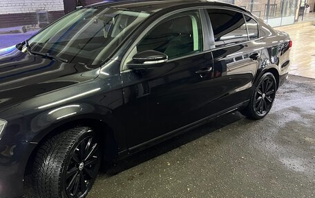 Volkswagen Passat B7, 2011 год, 1 200 000 рублей, 2 фотография