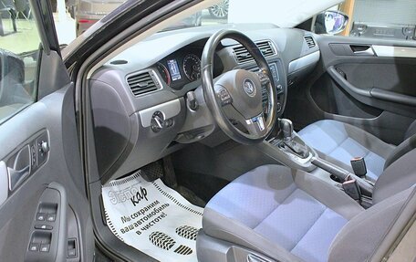 Volkswagen Jetta VI, 2013 год, 975 000 рублей, 7 фотография