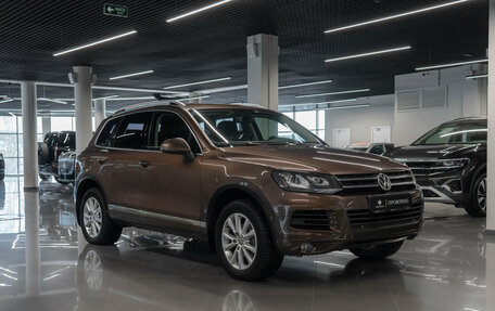 Volkswagen Touareg III, 2012 год, 2 080 000 рублей, 2 фотография