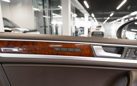 Volkswagen Touareg III, 2012 год, 2 080 000 рублей, 18 фотография