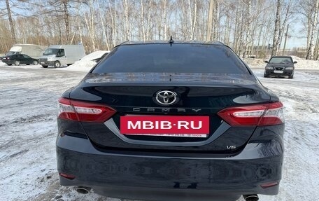 Toyota Camry, 2018 год, 2 680 000 рублей, 5 фотография