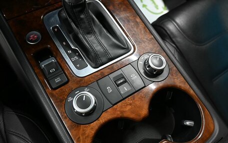 Volkswagen Touareg III, 2013 год, 2 095 000 рублей, 18 фотография