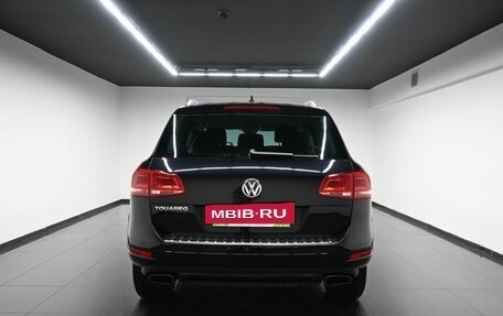 Volkswagen Touareg III, 2013 год, 2 095 000 рублей, 4 фотография