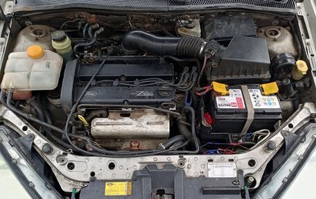 Ford Focus IV, 2003 год, 245 000 рублей, 2 фотография