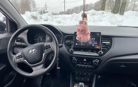 Hyundai Solaris II рестайлинг, 2022 год, 1 850 000 рублей, 3 фотография