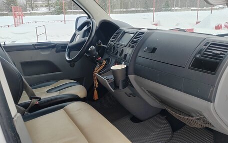 Volkswagen Transporter T5 рестайлинг, 2004 год, 890 000 рублей, 6 фотография