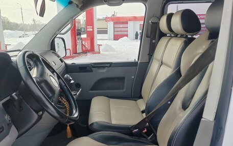 Volkswagen Transporter T5 рестайлинг, 2004 год, 890 000 рублей, 8 фотография