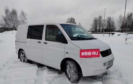 Volkswagen Transporter T5 рестайлинг, 2004 год, 890 000 рублей, 2 фотография