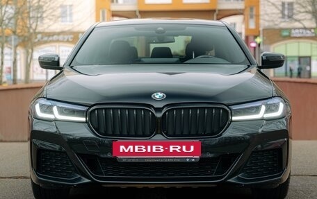 BMW 5 серия, 2021 год, 5 100 000 рублей, 3 фотография