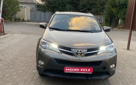 Toyota RAV4, 2013 год, 1 750 000 рублей, 2 фотография