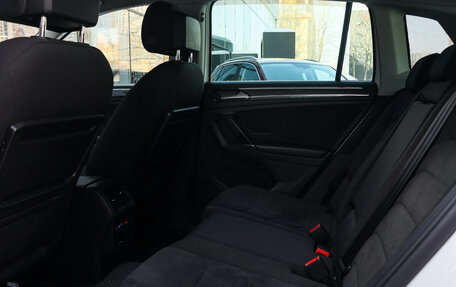 Volkswagen Tiguan II, 2018 год, 2 939 000 рублей, 8 фотография