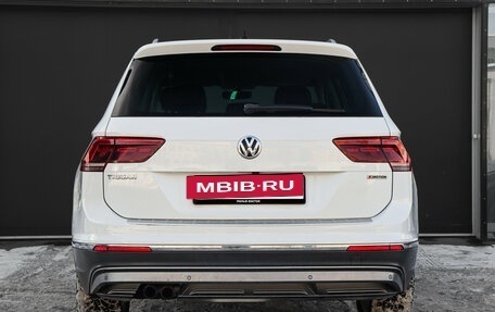 Volkswagen Tiguan II, 2018 год, 2 939 000 рублей, 5 фотография