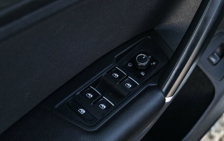 Volkswagen Tiguan II, 2018 год, 2 939 000 рублей, 15 фотография