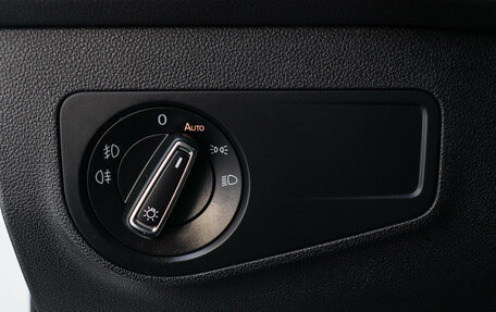 Volkswagen Tiguan II, 2018 год, 2 939 000 рублей, 17 фотография