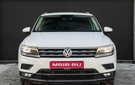 Volkswagen Tiguan II, 2018 год, 2 939 000 рублей, 2 фотография