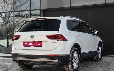 Volkswagen Tiguan II, 2018 год, 2 939 000 рублей, 4 фотография