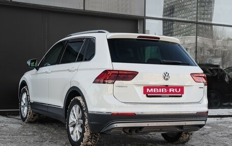 Volkswagen Tiguan II, 2018 год, 2 939 000 рублей, 6 фотография