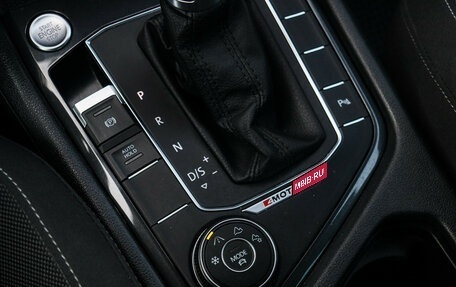 Volkswagen Tiguan II, 2018 год, 2 939 000 рублей, 18 фотография