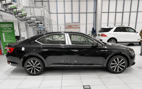 Skoda Superb III рестайлинг, 2025 год, 3 250 000 рублей, 5 фотография