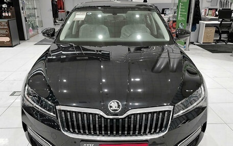 Skoda Superb III рестайлинг, 2025 год, 3 250 000 рублей, 2 фотография