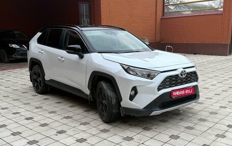 Toyota RAV4, 2022 год, 2 830 000 рублей, 1 фотография
