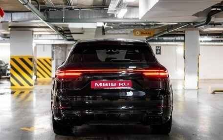 Porsche Cayenne III, 2021 год, 17 000 000 рублей, 2 фотография