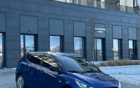 Hyundai Solaris II рестайлинг, 2011 год, 670 000 рублей, 3 фотография