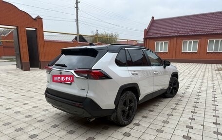 Toyota RAV4, 2022 год, 2 830 000 рублей, 7 фотография