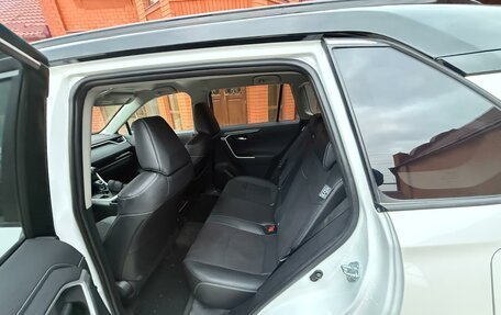 Toyota RAV4, 2022 год, 2 830 000 рублей, 13 фотография