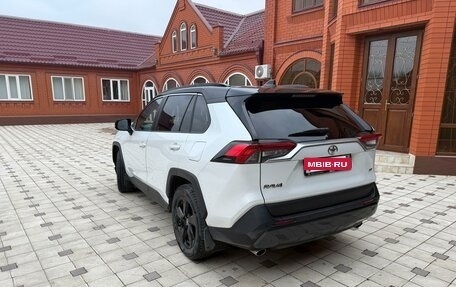 Toyota RAV4, 2022 год, 2 830 000 рублей, 8 фотография
