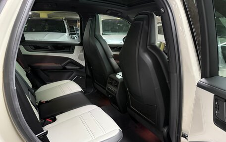 Porsche Cayenne III, 2025 год, 18 000 000 рублей, 8 фотография