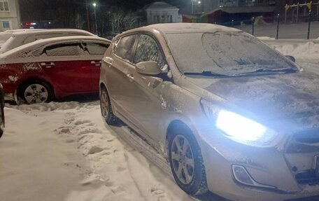 Hyundai Solaris II рестайлинг, 2011 год, 670 000 рублей, 3 фотография