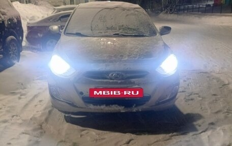 Hyundai Solaris II рестайлинг, 2011 год, 670 000 рублей, 4 фотография