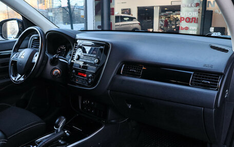 Mitsubishi Outlander III рестайлинг 3, 2019 год, 2 350 000 рублей, 7 фотография